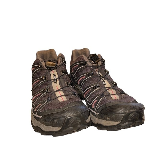 Salomon Shoes - Salomon Women Hiking Shoes Size 8